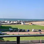 Bel Vue Avec Parking Gratuit Довиль